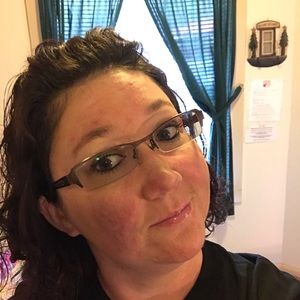 Meet your Posher, Evelyn